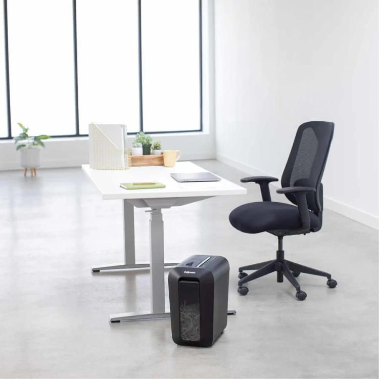 Niszczarka Fellowes LX65 ścinki 4x40mm P4 do domu lub małego biura www.asan.com.pl
