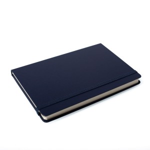 Notes Notatnik biurowy twardy w kratkę zamykany na gumkę - O.NOTE Berlin - 207 x 145 mm (A5) - GRANATOWY