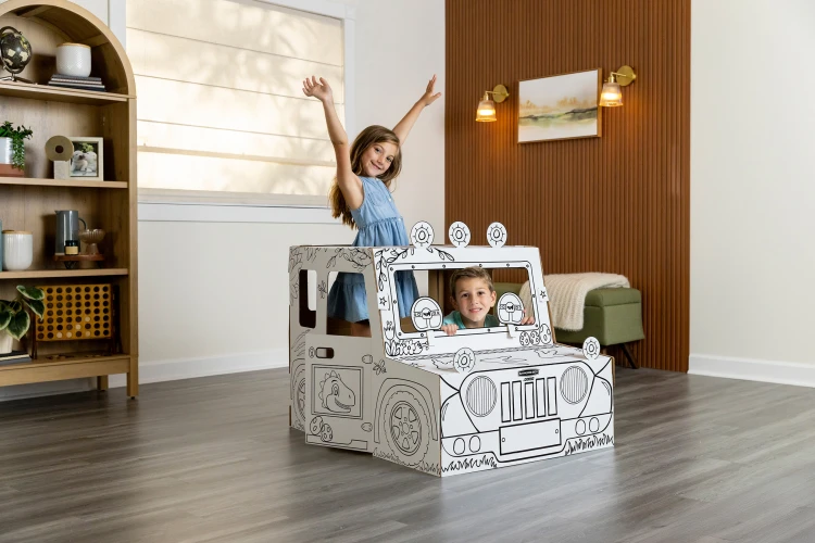 100142509_Dino_Truck_Lifestyle_3.jpg
